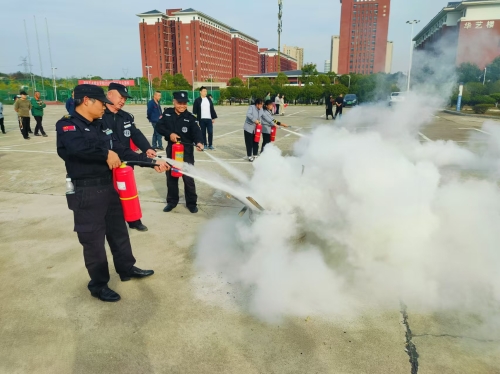 防火不分四季   消防警钟长鸣  —我校组织开展 11.9消防安全讲座暨灭火演练活动