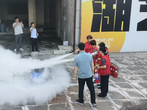 湖南艺术职业学院圆满开展2026年消防安全知识讲座及灭火演练活动